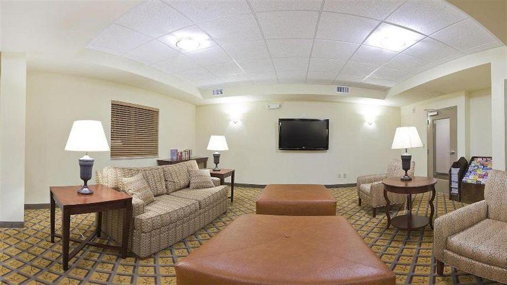 Candlewood Suites Fort Myers/Sanibel Gateway By Ihg Exterior photo
