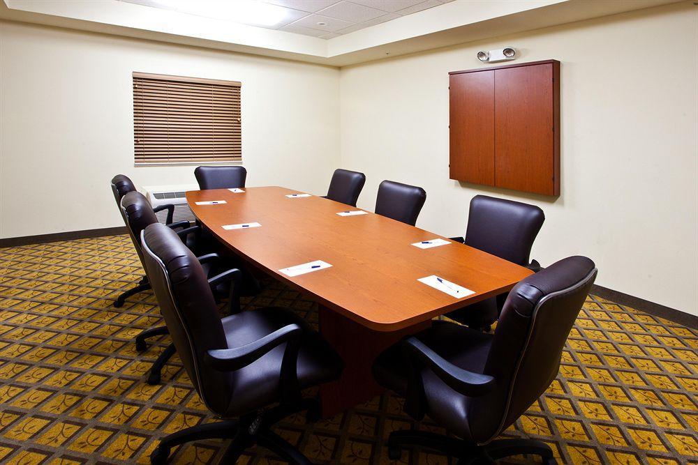 Candlewood Suites Fort Myers/Sanibel Gateway By Ihg Facilities photo