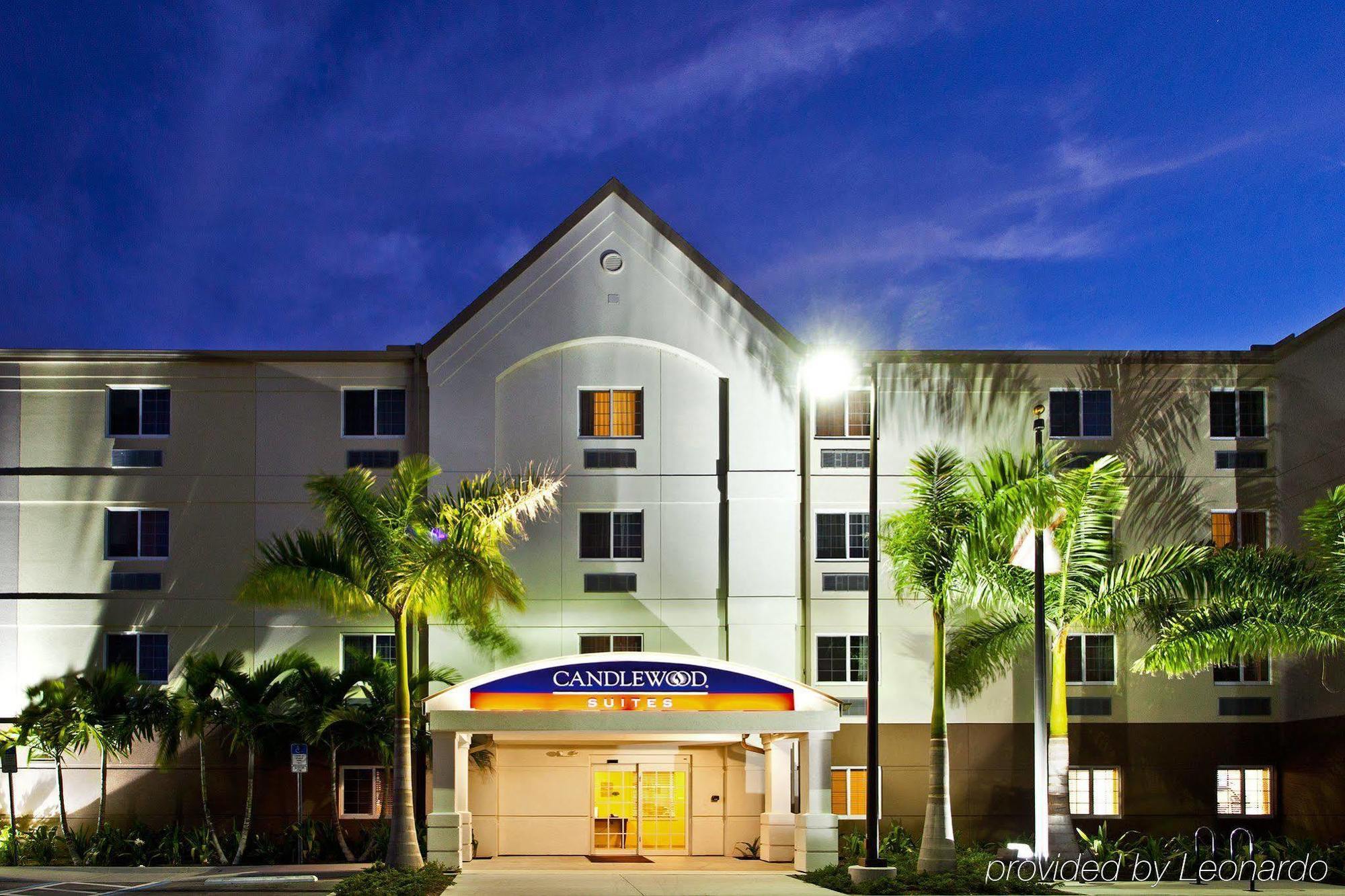 Candlewood Suites Fort Myers/Sanibel Gateway By Ihg Exterior photo