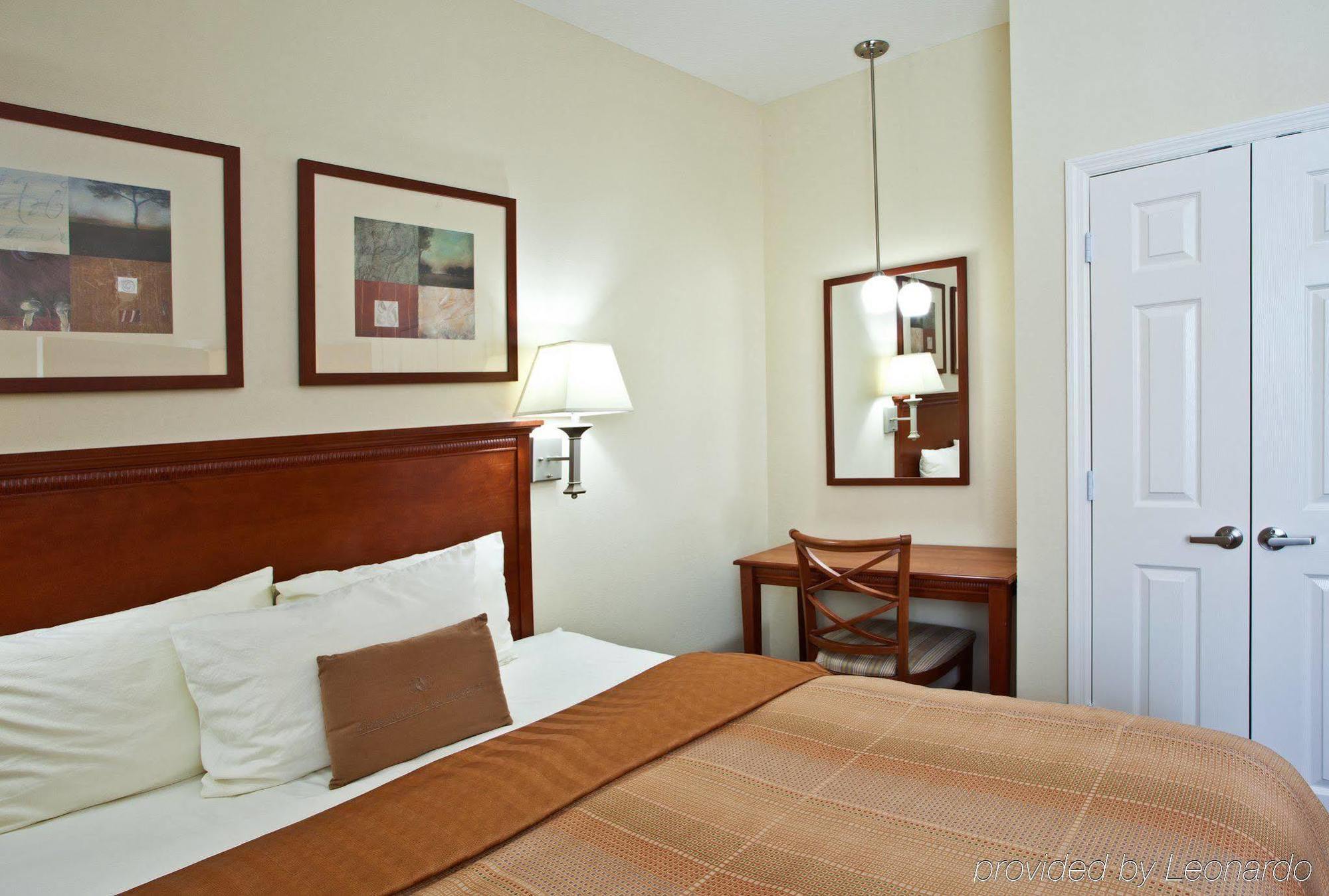 Candlewood Suites Fort Myers/Sanibel Gateway By Ihg Room photo